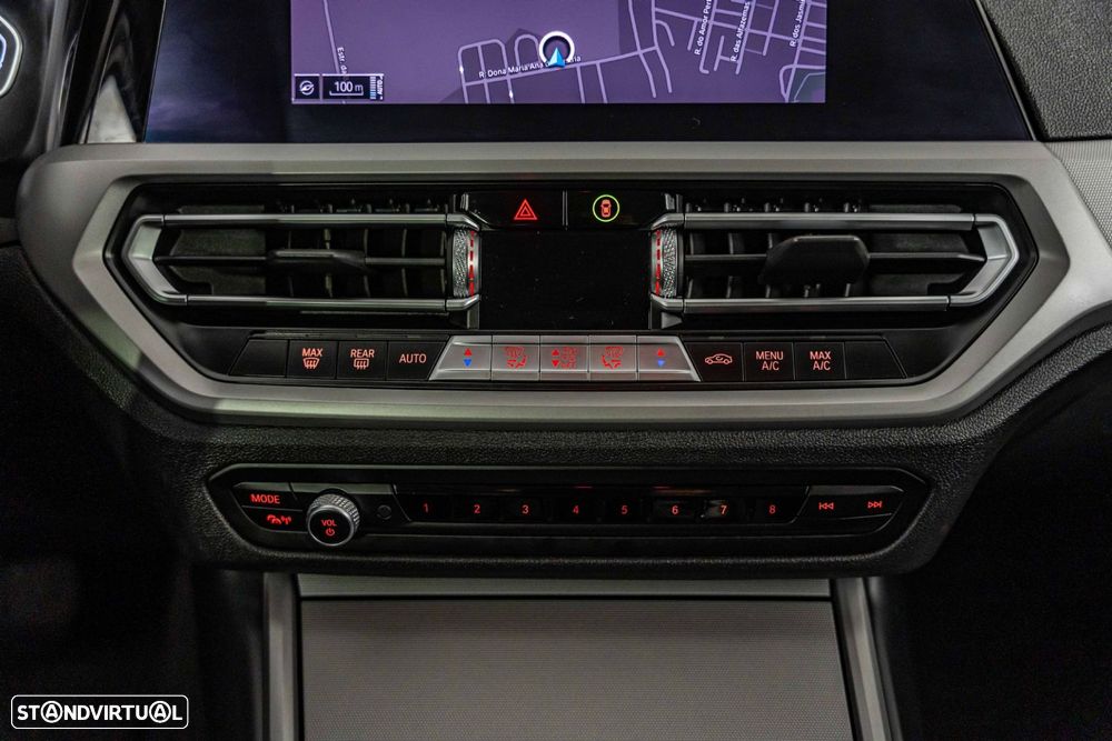 BMW 330 e Line Luxury Auto - 22