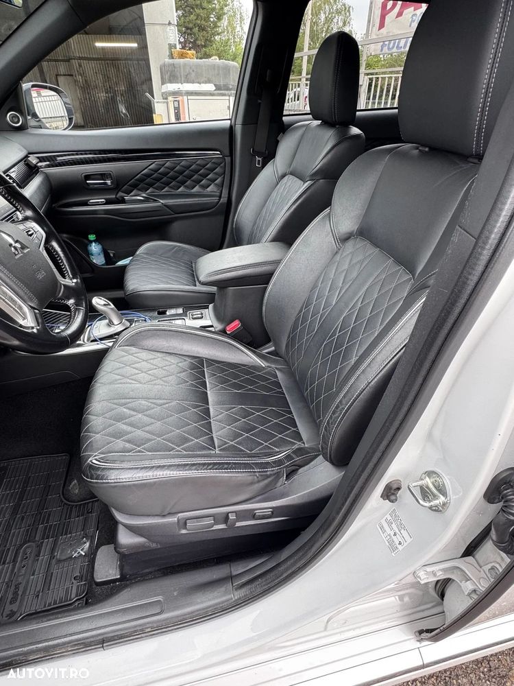 Mitsubishi Outlander PHEV 2.4 L 4X4 Instyle - 7