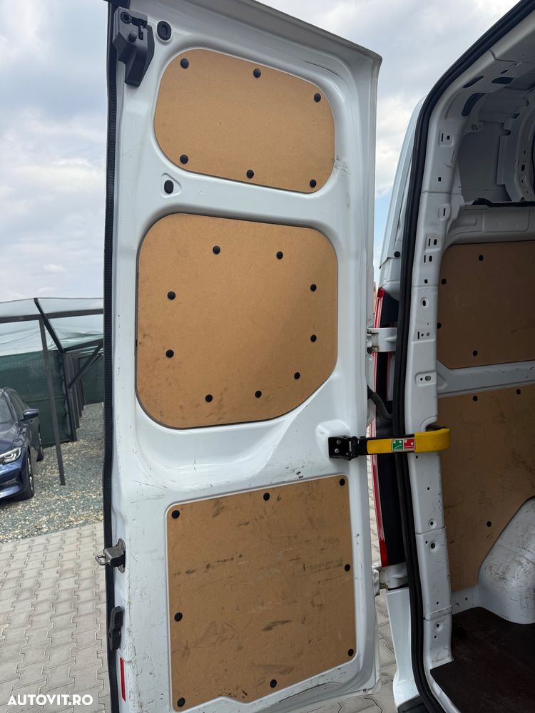 Ford TRANSIT CUSTOM - 24