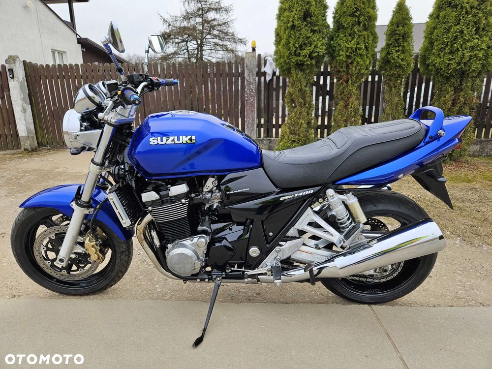 Suzuki GSX - 6