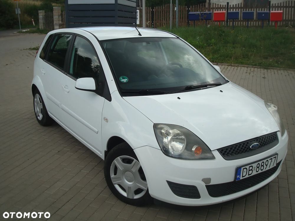 Ford Fiesta 1.25 Trend - 31