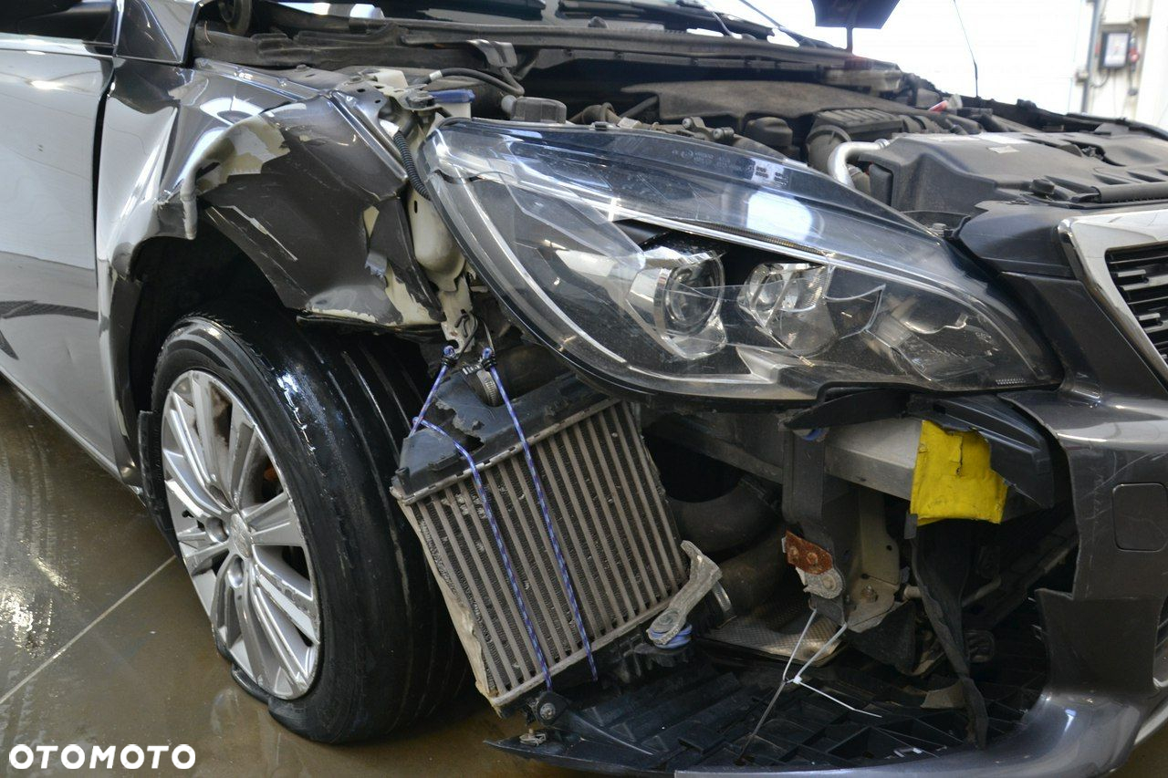 Peugeot 308 - 13