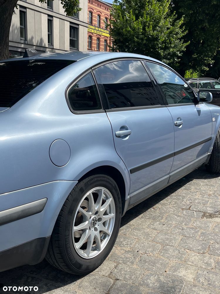 Volkswagen Passat 1.8 - 14