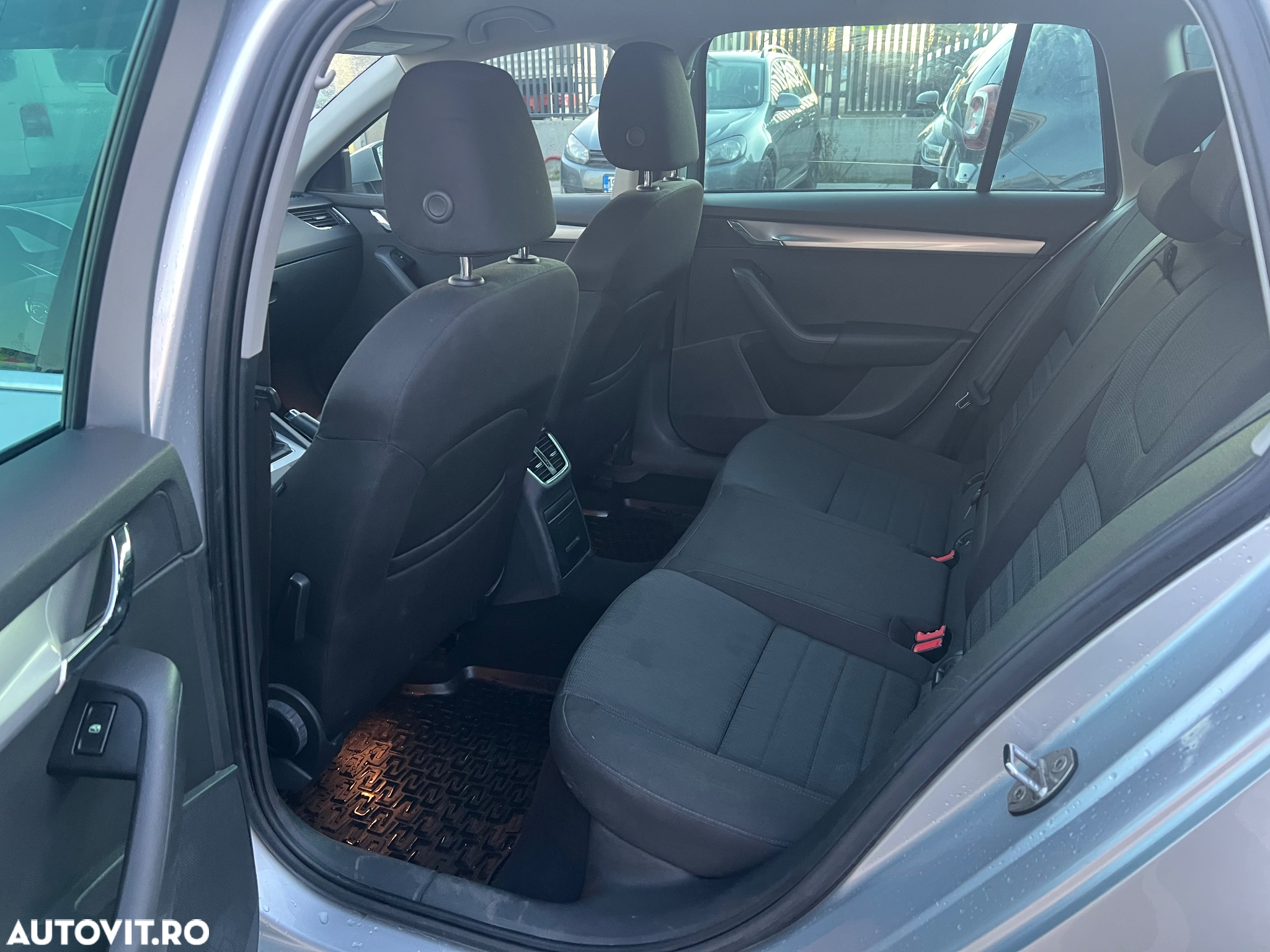 Skoda Octavia 2.0 TDI (Green tec) 4x4 Ambition - 11