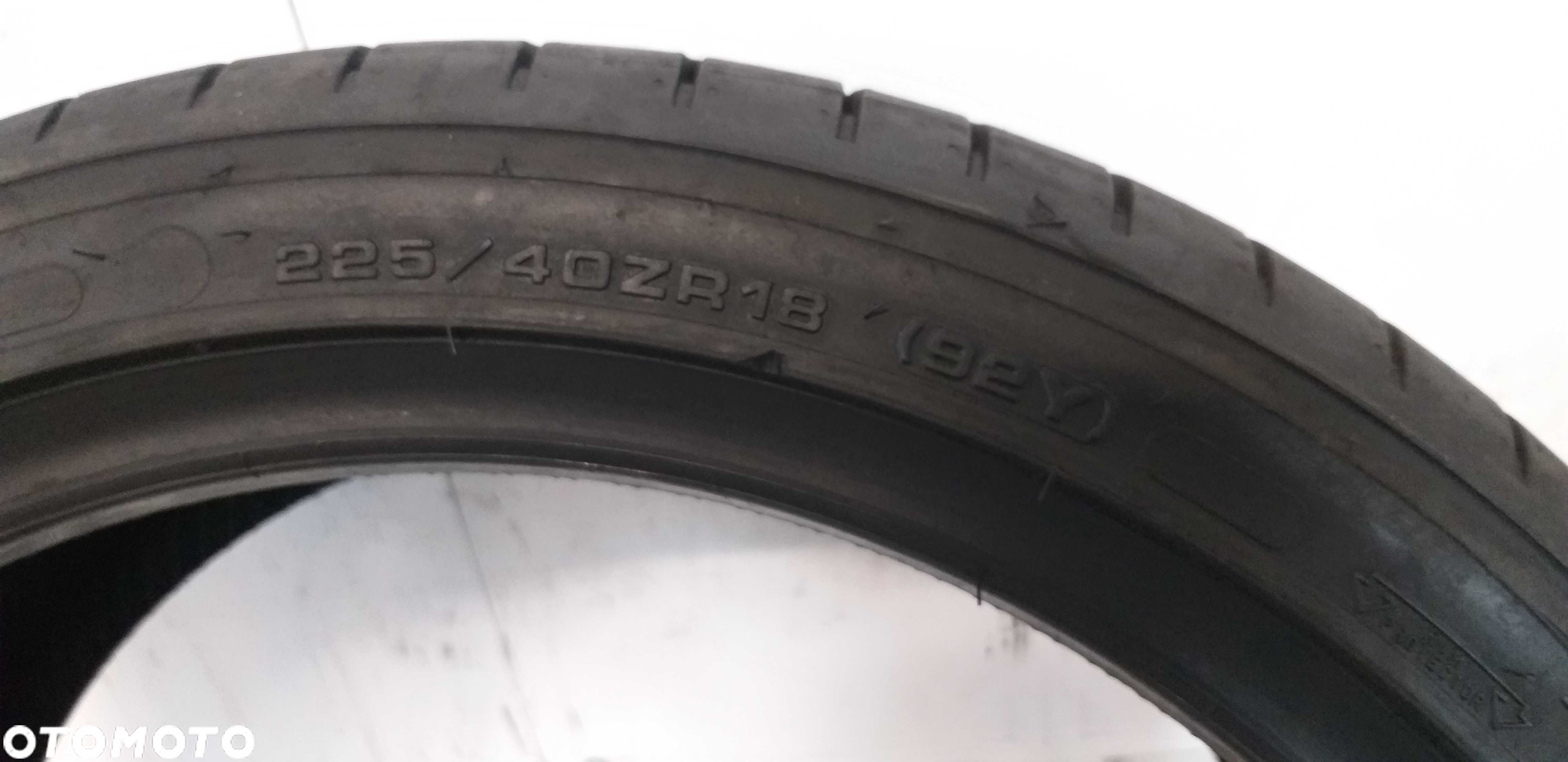 Szt 2334L Sztuka 225/40R18 92Y Dunlop Sport Maxx RT2 dot.4020 - 4