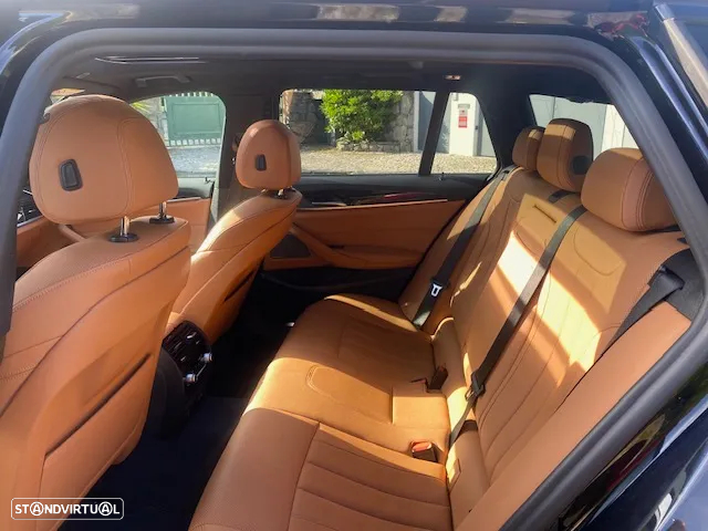 BMW 530 e Pack Desportivo M - 44