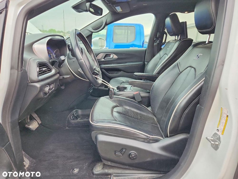 Chrysler Pacifica - 7