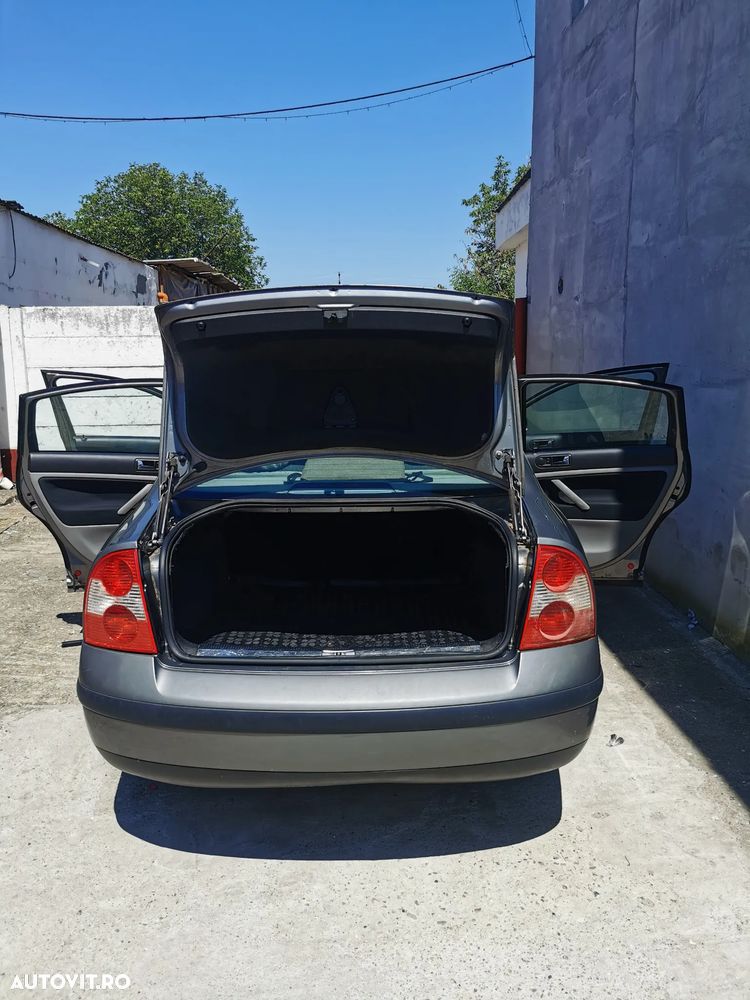 Volkswagen Passat - 19