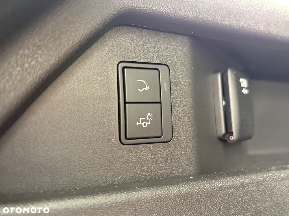 Land Rover Discovery Sport - 28