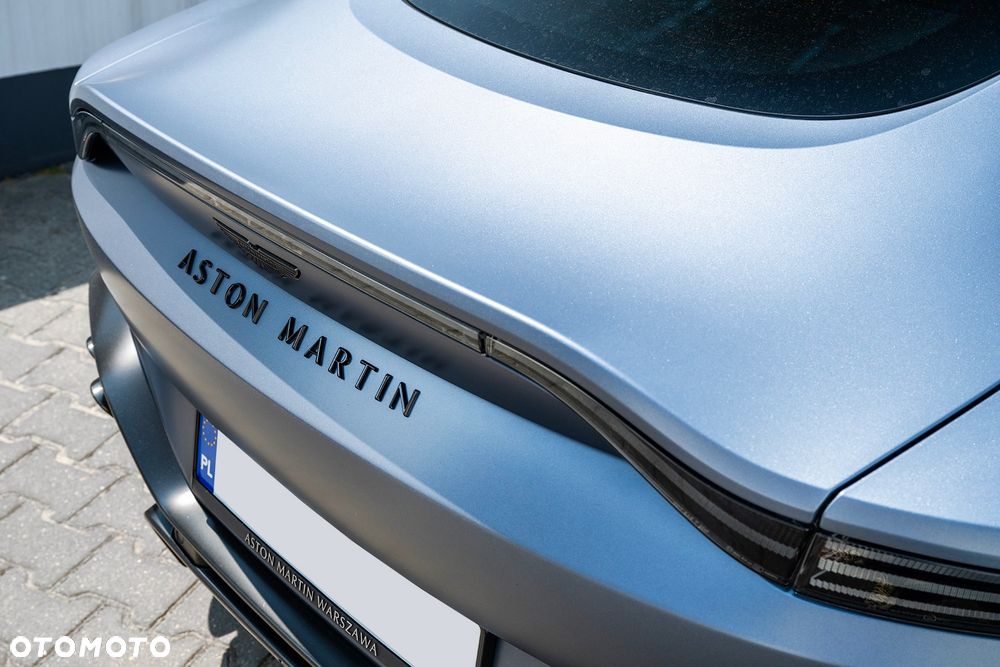 Aston Martin Vantage - 6