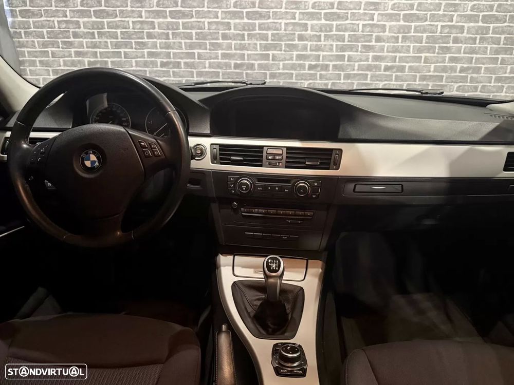BMW 318 d Touring Navigation Sport - 9