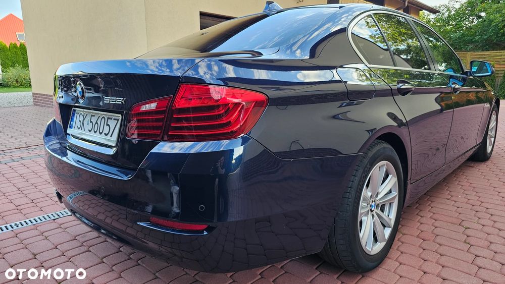 BMW Seria 5 528i xDrive Sport-Aut Luxury Line - 20