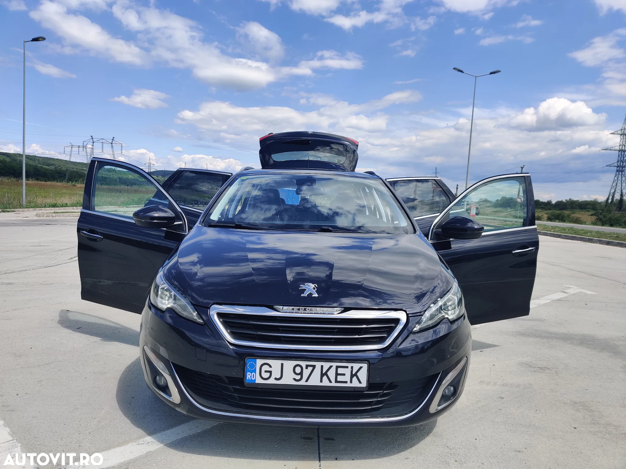Peugeot 308 SW 1.2 L PureTech Turbo Allure - 2