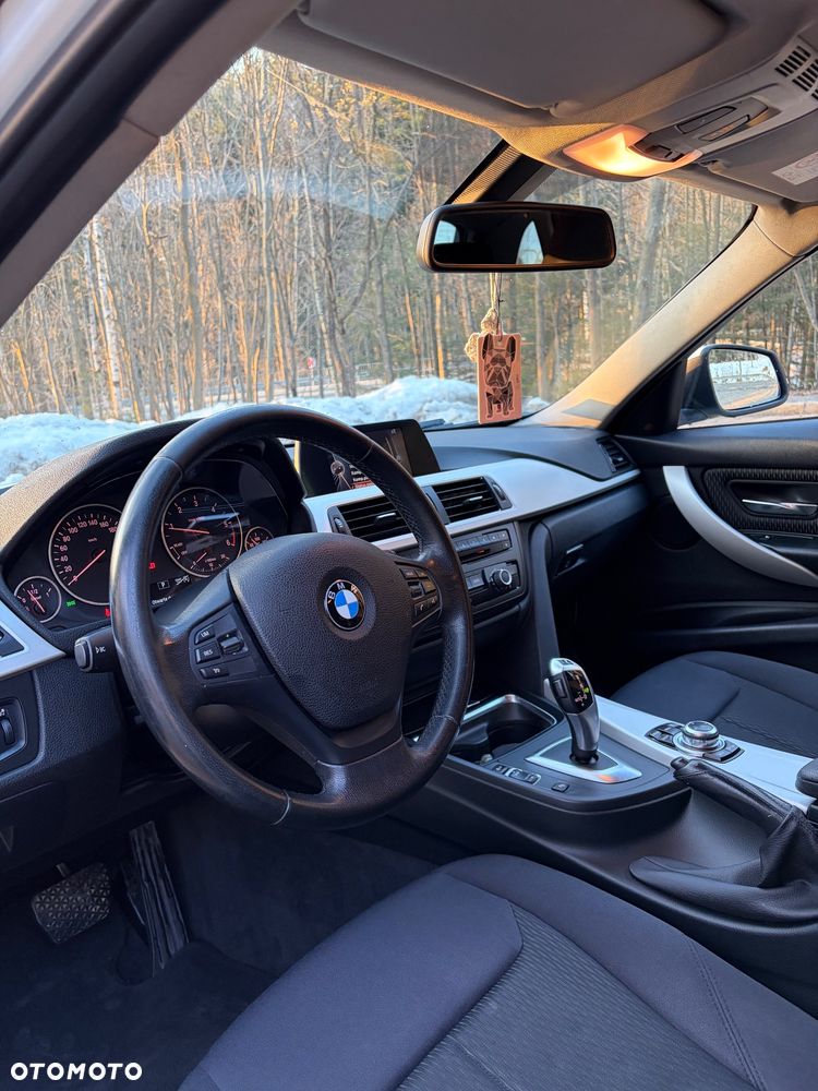 BMW Seria 3 320d - 14