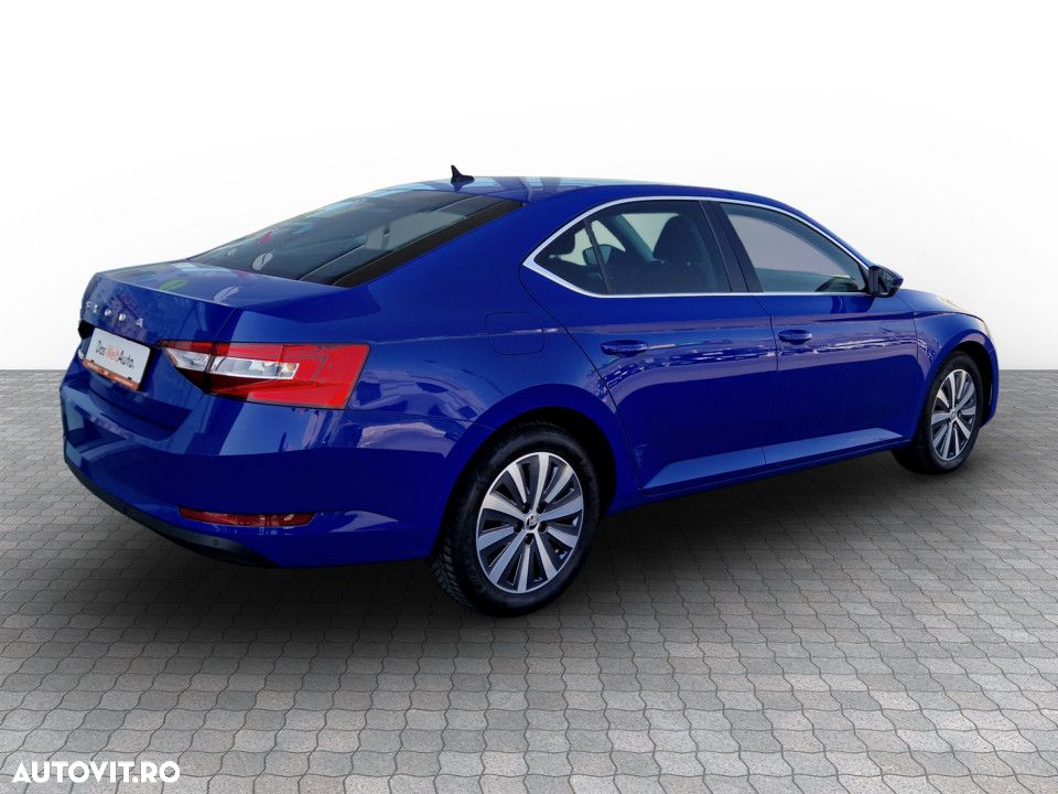 Skoda Superb 2.0 TDI DSG Style - 8