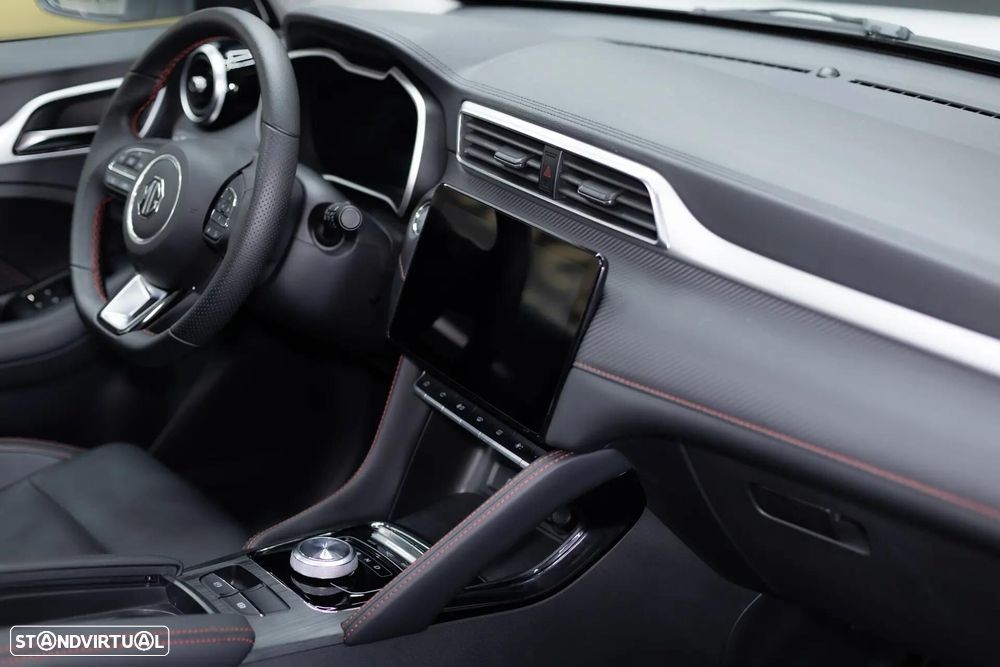 MG ZS EV 72.6 kWh Luxury OBC 11 kW - 28
