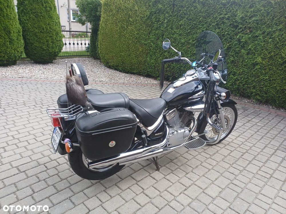 Suzuki Intruder - 12