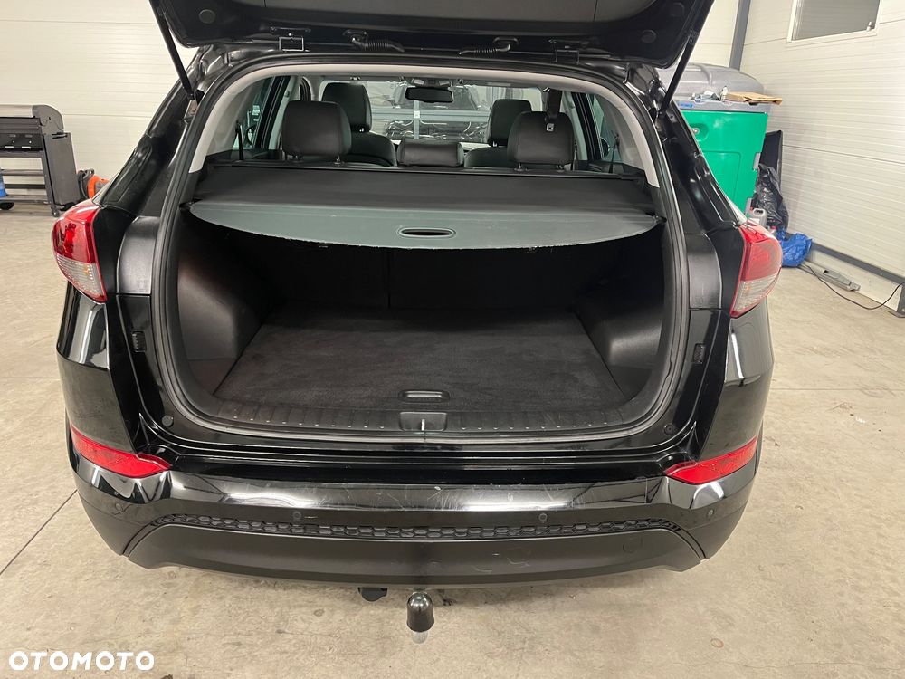 Hyundai Tucson blue 1.7 CRDi 2WD Intro Edition - 26