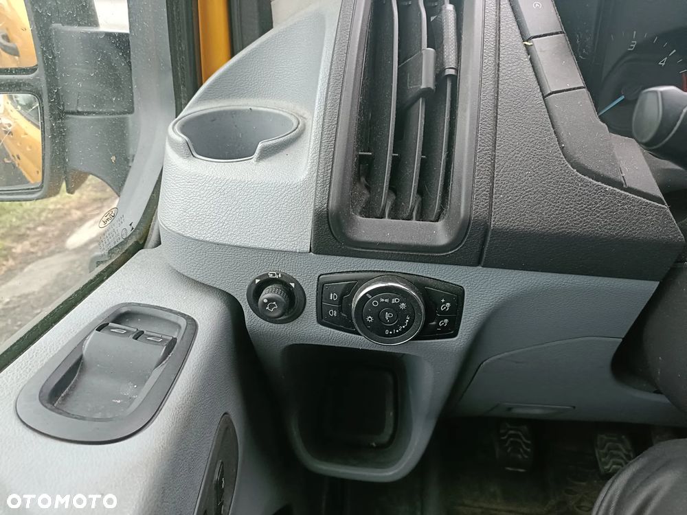 Ford Transit - 19