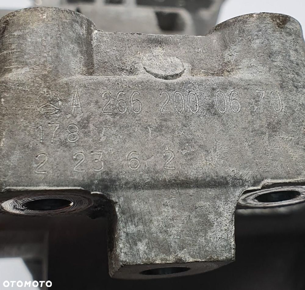 ŁAPA PODSTAWA ALTERNATORA MERCEDES W245 1.7 B 8V A2662000670 - 4
