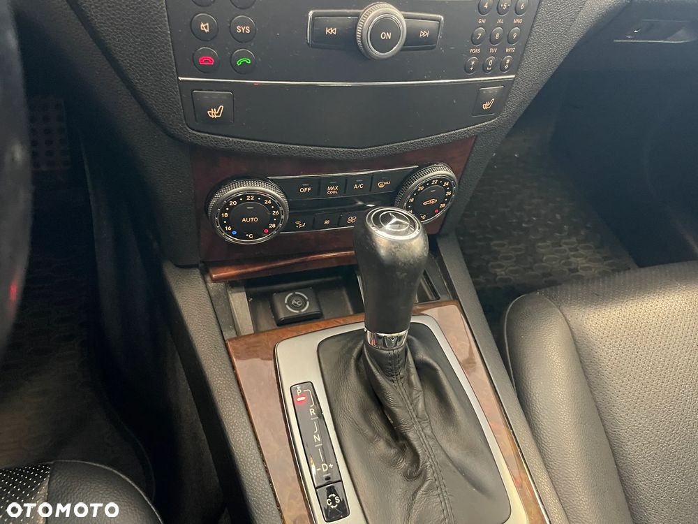 Mercedes-Benz Klasa C 300 4Matic 7G-TRONIC - 6