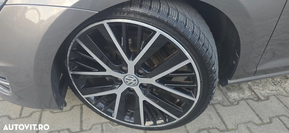 Volkswagen Golf - 33