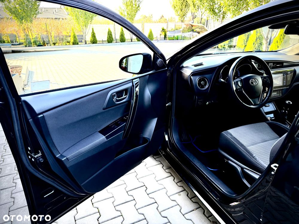 Toyota Auris - 12