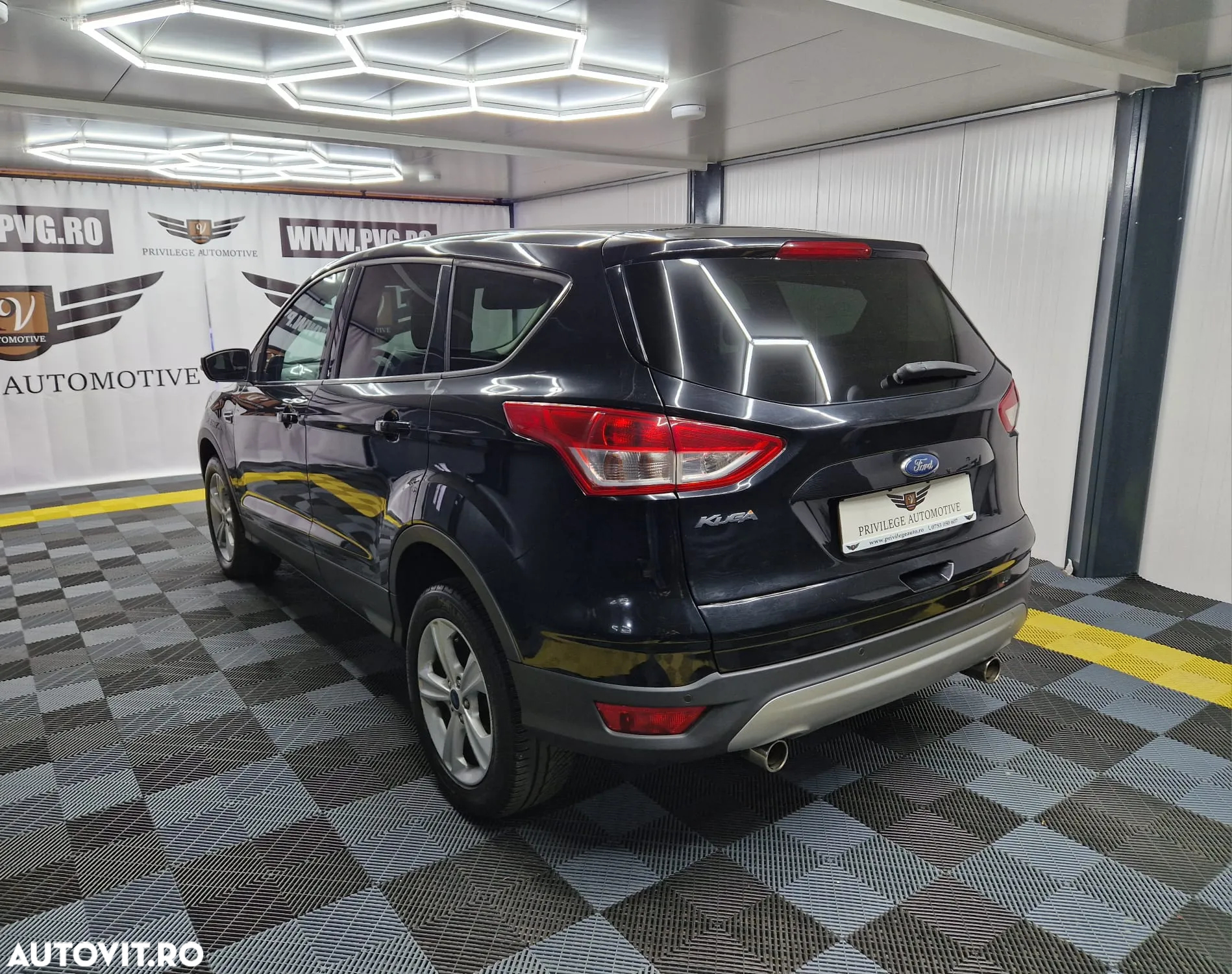 Ford Kuga 2.0 TDCi 4x4 Aut. Trend - 6