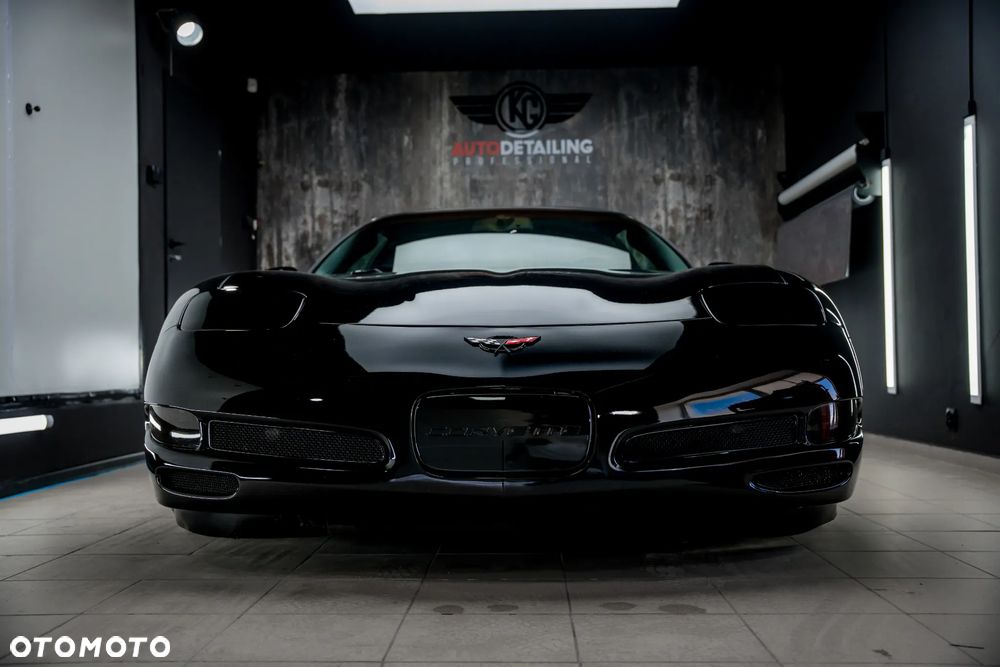 Chevrolet Corvette - 36