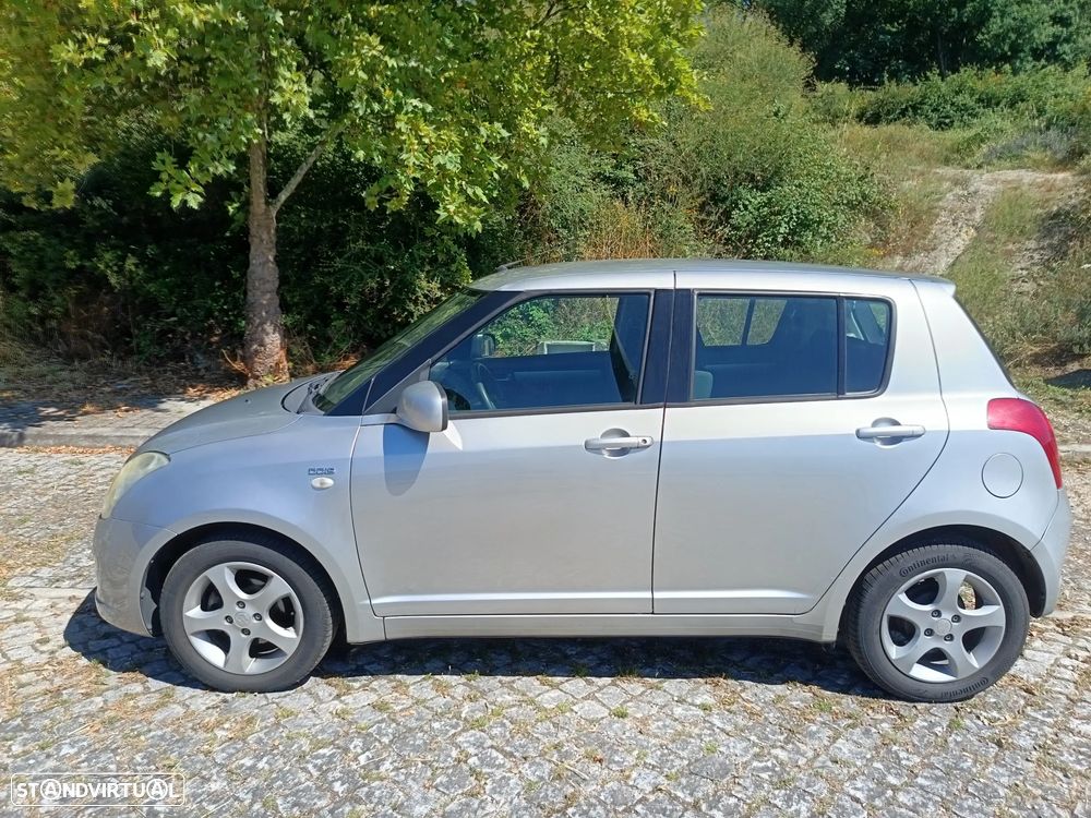 Suzuki Swift 1.3 DDiS GLX - 3