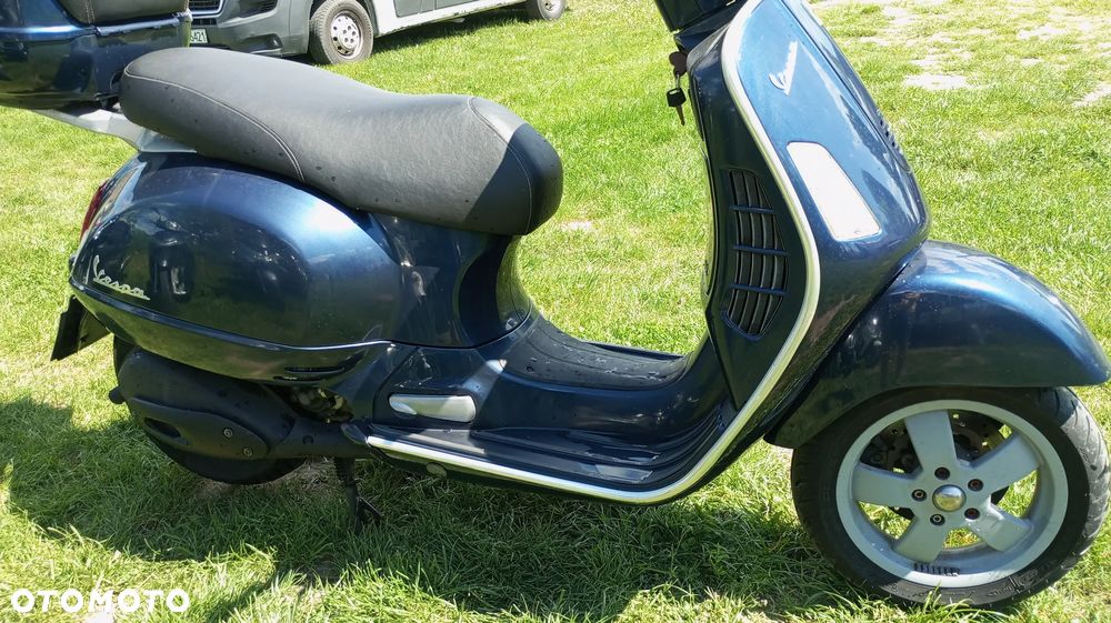 Vespa GTS - 18