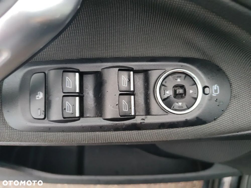 Ford S-Max 2.0 TDCi Trend - 19
