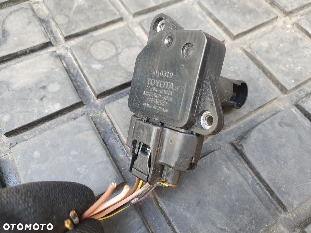 PRZEPŁYWOMIERZ TOYOTA YARIS I COROLLA VERSO AVENSIS II T25 22204-0J010 - 1