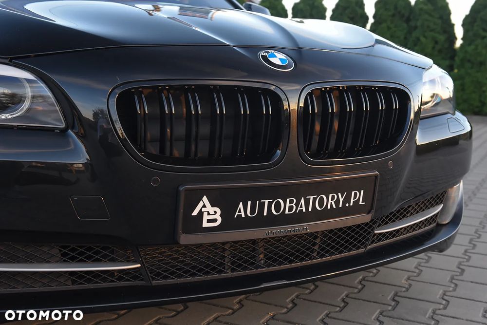 BMW Seria 5 525d Luxury Line - 8
