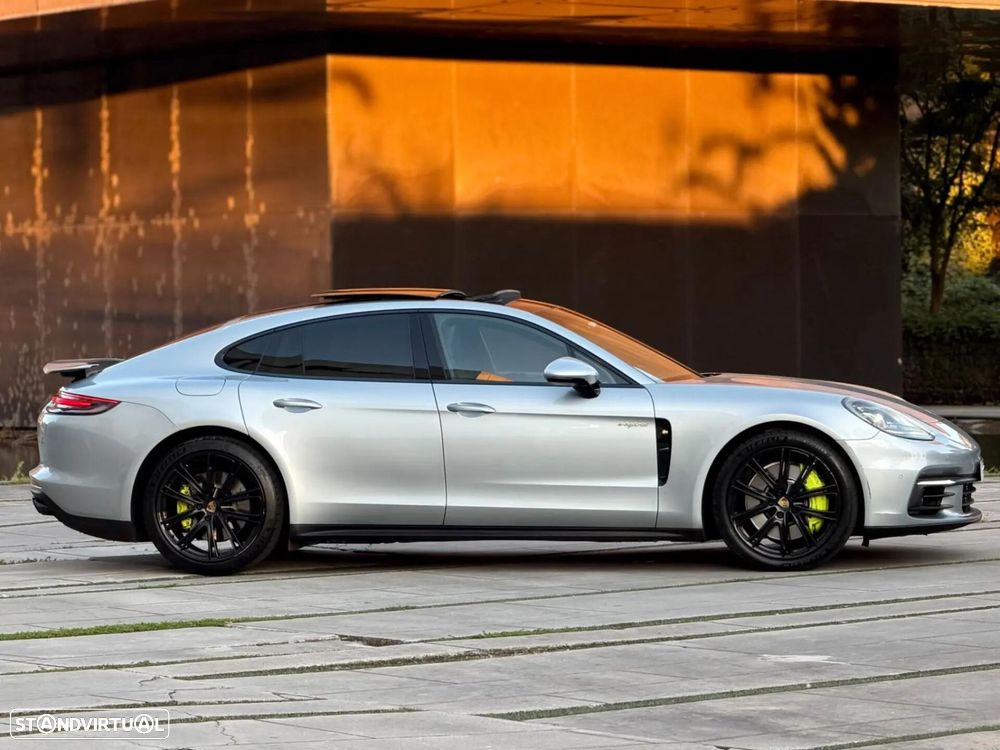 Porsche Panamera 4 E-Hybrid - 25