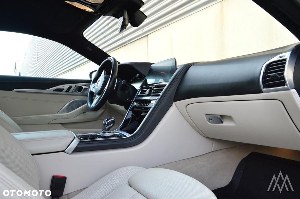 BMW Seria 8 - 19