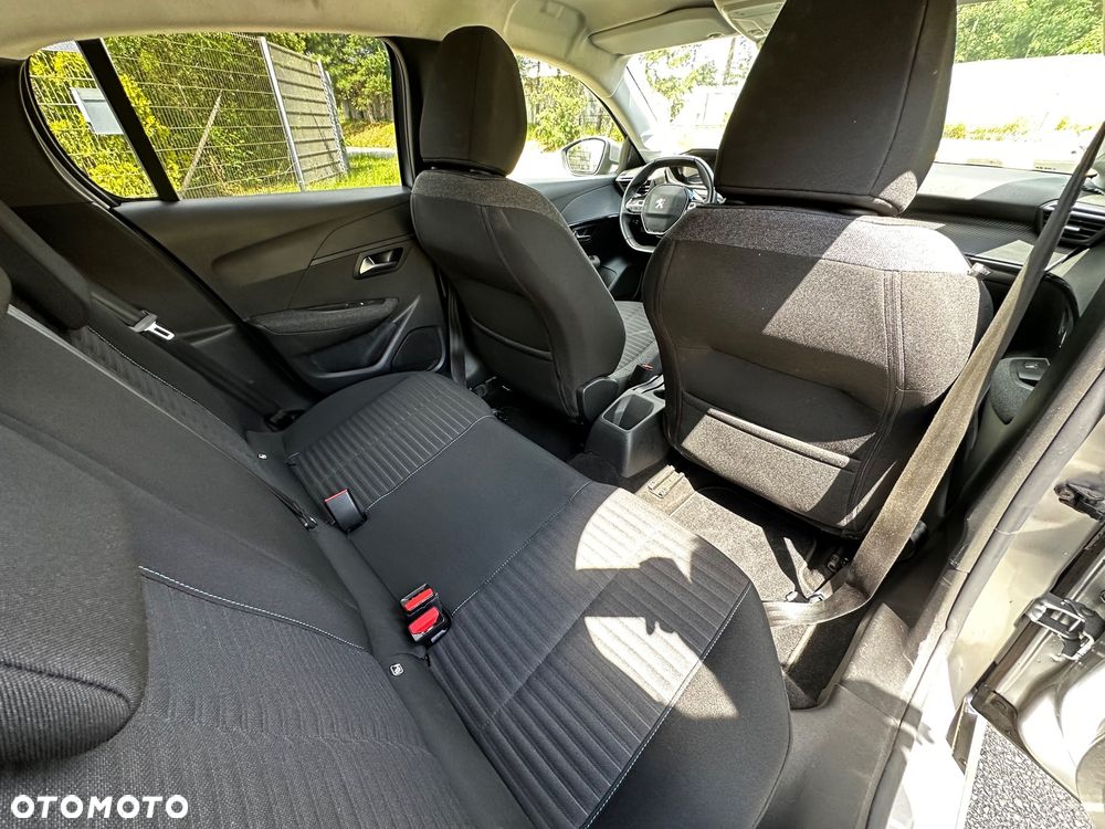 Peugeot 208 - 15