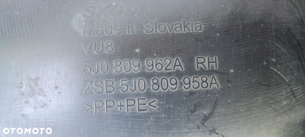 Nadkole prawy przód przednie prawe Skoda Fabia II 5J0809962A - 7