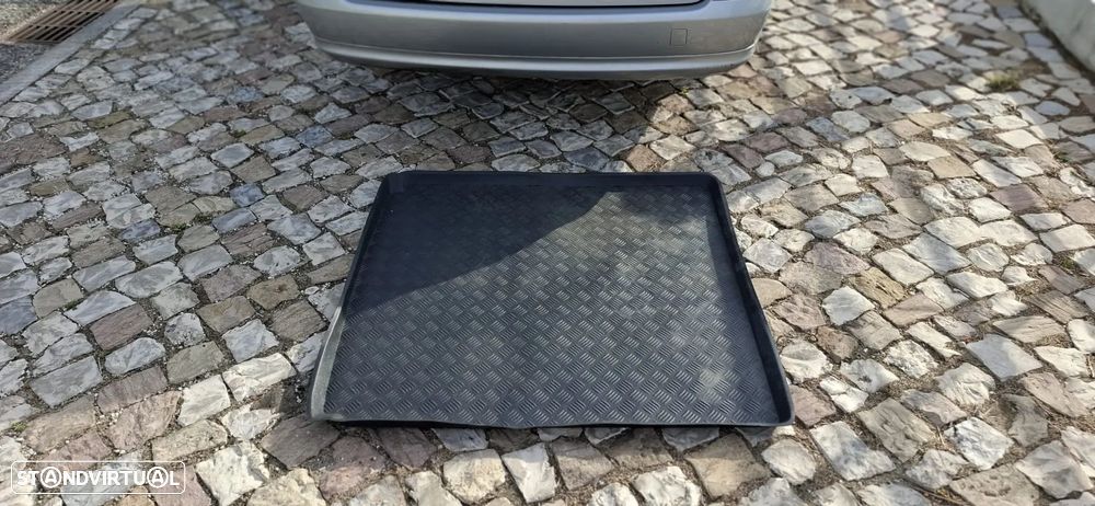 Mercedes-Benz E 220 CDi Avantgarde - 28