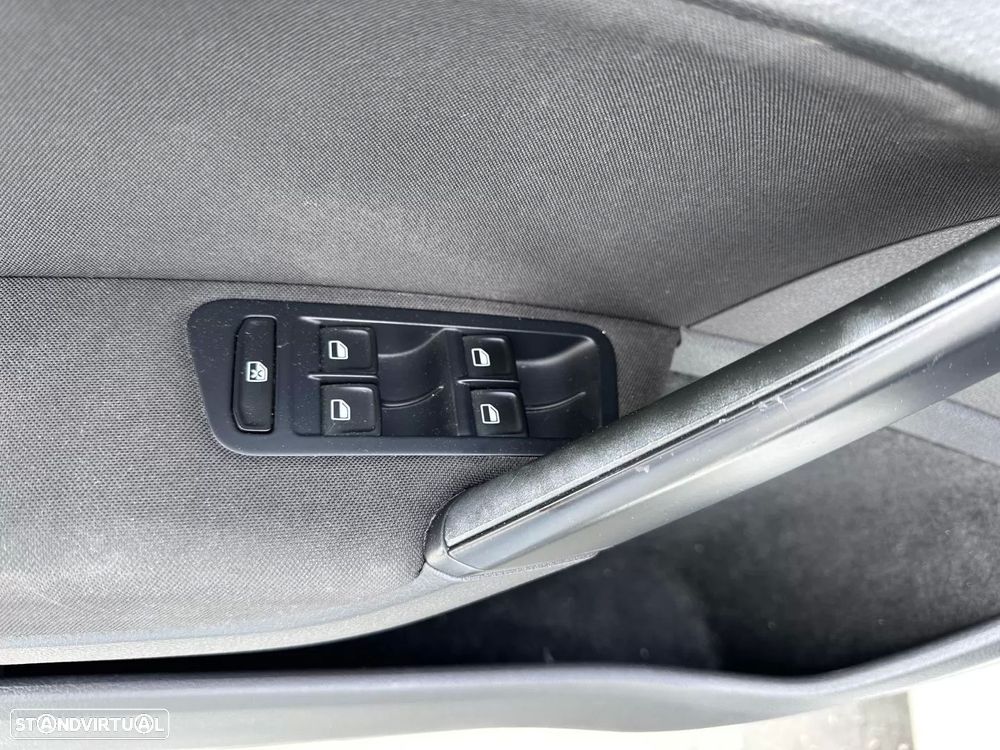 VW Golf Variant 1.6 TDi Highline - 23