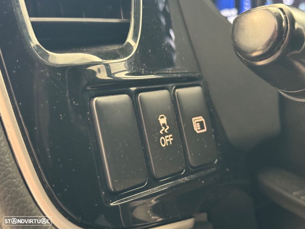 Mitsubishi Outlander 2.4 Intense - 37