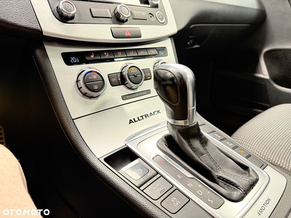 Volkswagen Passat Alltrack - 16
