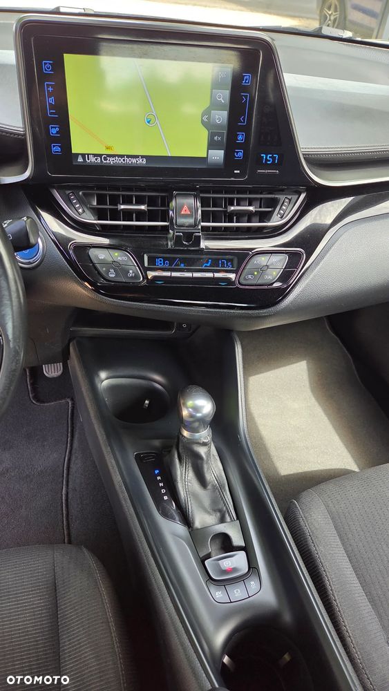 Toyota C-HR Business-Edition - 13