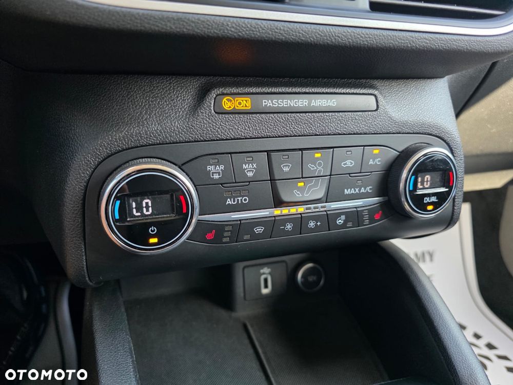 Ford Focus 1.0 EcoBoost STart-Stopp-System TITANIUM X - 29