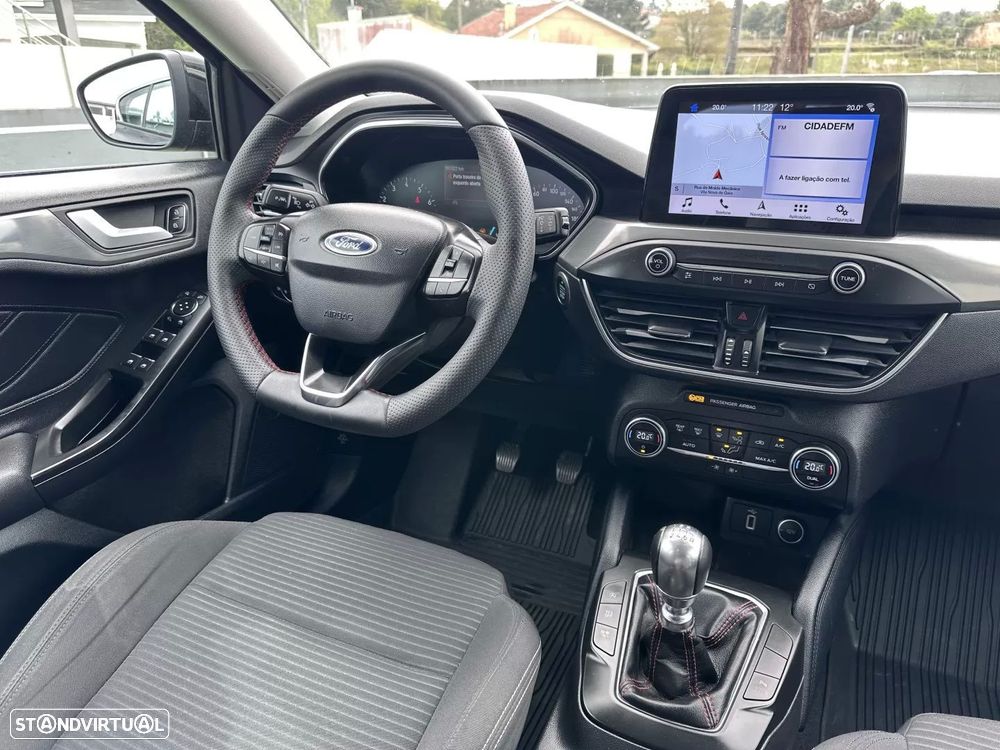 Ford Focus 1.0 EcoBoost S&S TITANIUM - 28