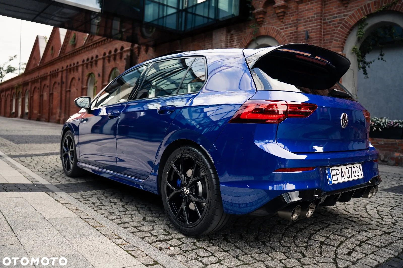 Volkswagen Golf 2.0 TSI OPF 4Motion DSG R - 2