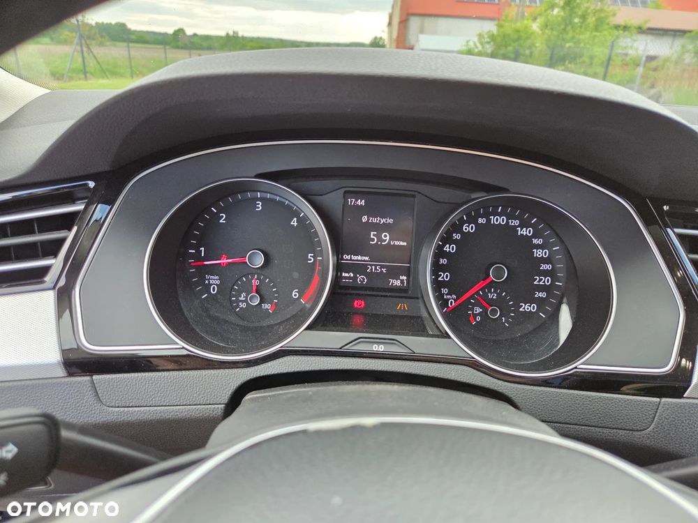Volkswagen Passat Variant 2.0 TDI SCR BlueMotion Comfortline - 15