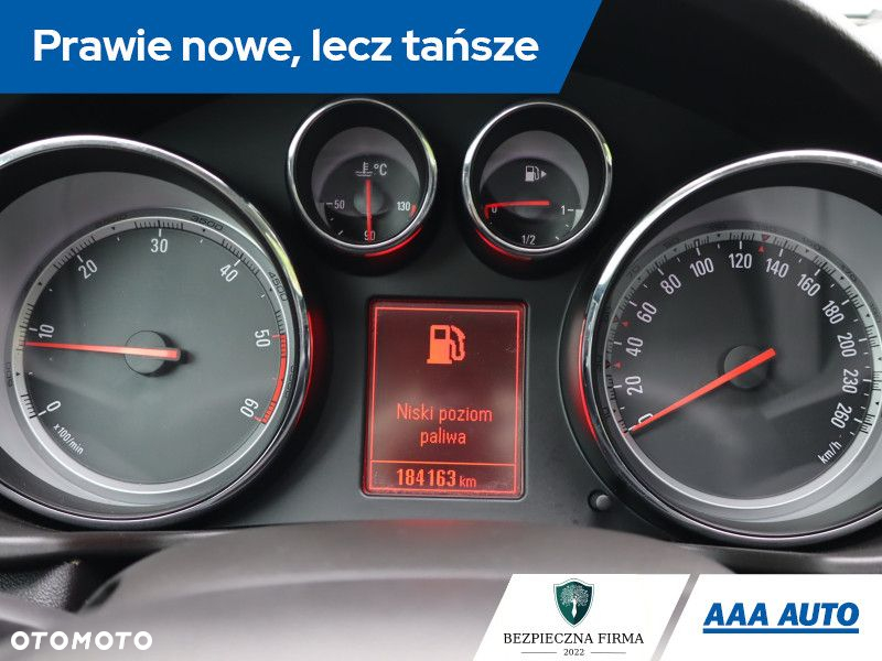 Opel Insignia - 12