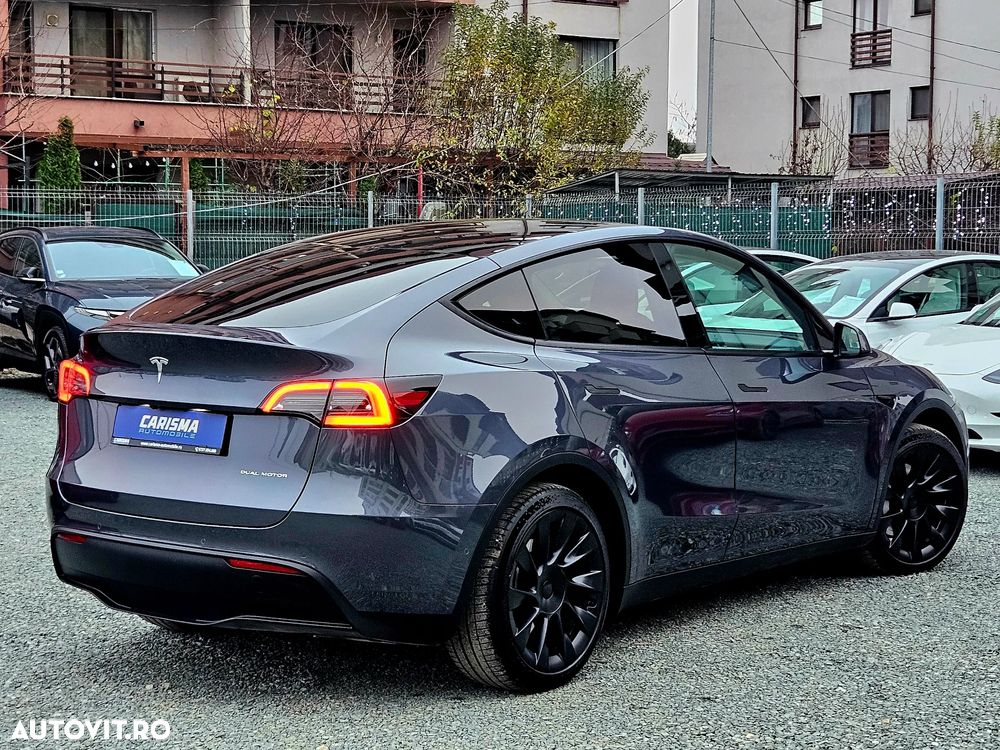 Tesla Model Y Long Range Dual Motor AWD - 5