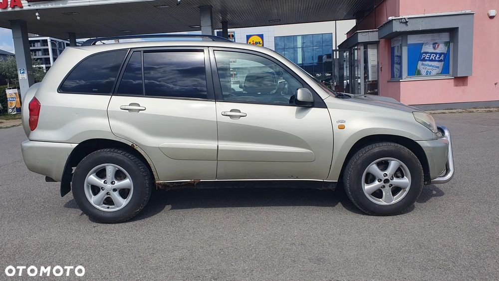 Toyota RAV4 D-4D 4x4 - 4